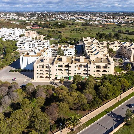 Salgados 1 Bedroom Apartment - 500M From The Beach Guia  Luaran gambar