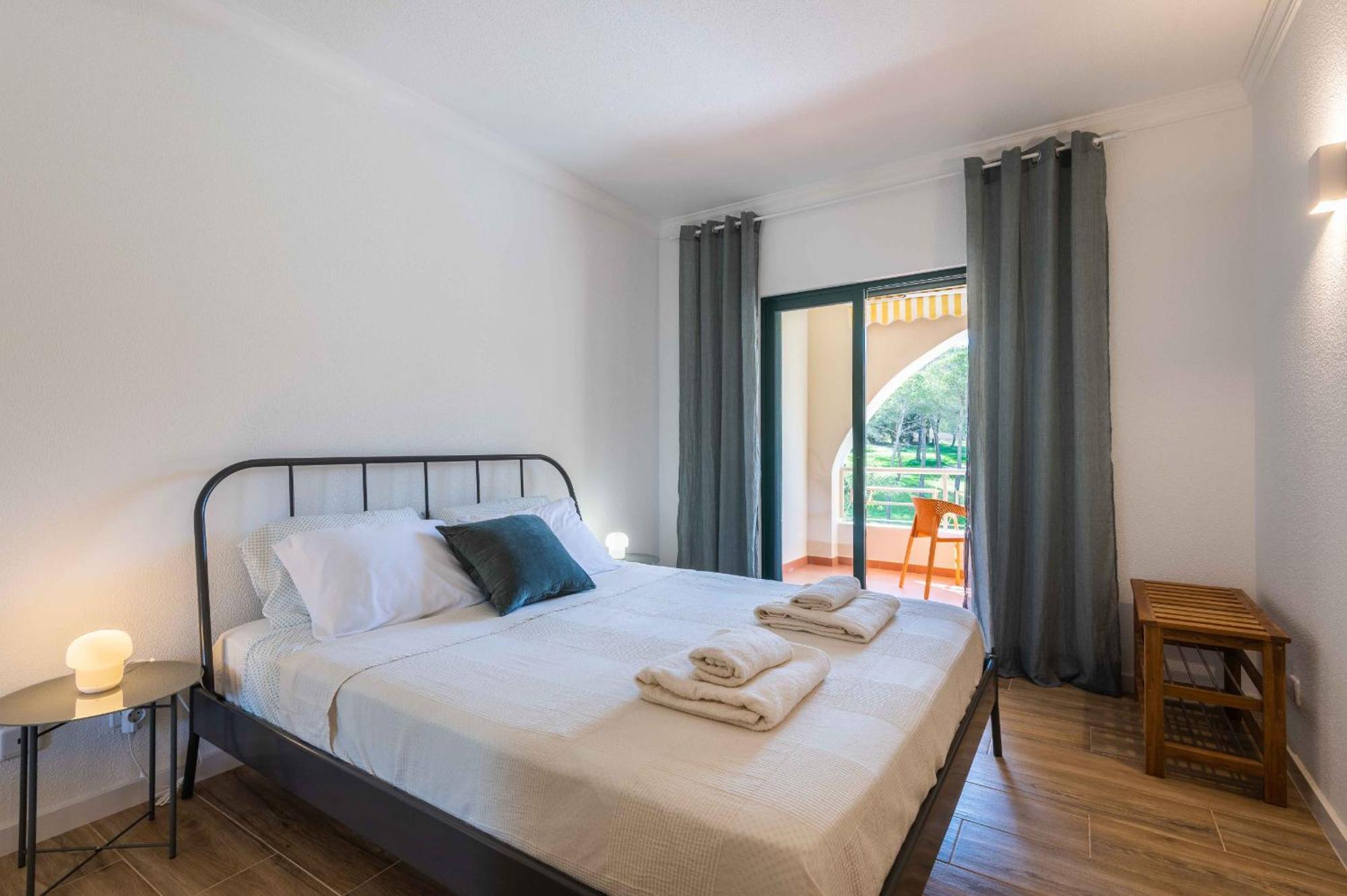 Salgados 1 Bedroom Apartment - 500M From The Beach Guia  Luaran gambar