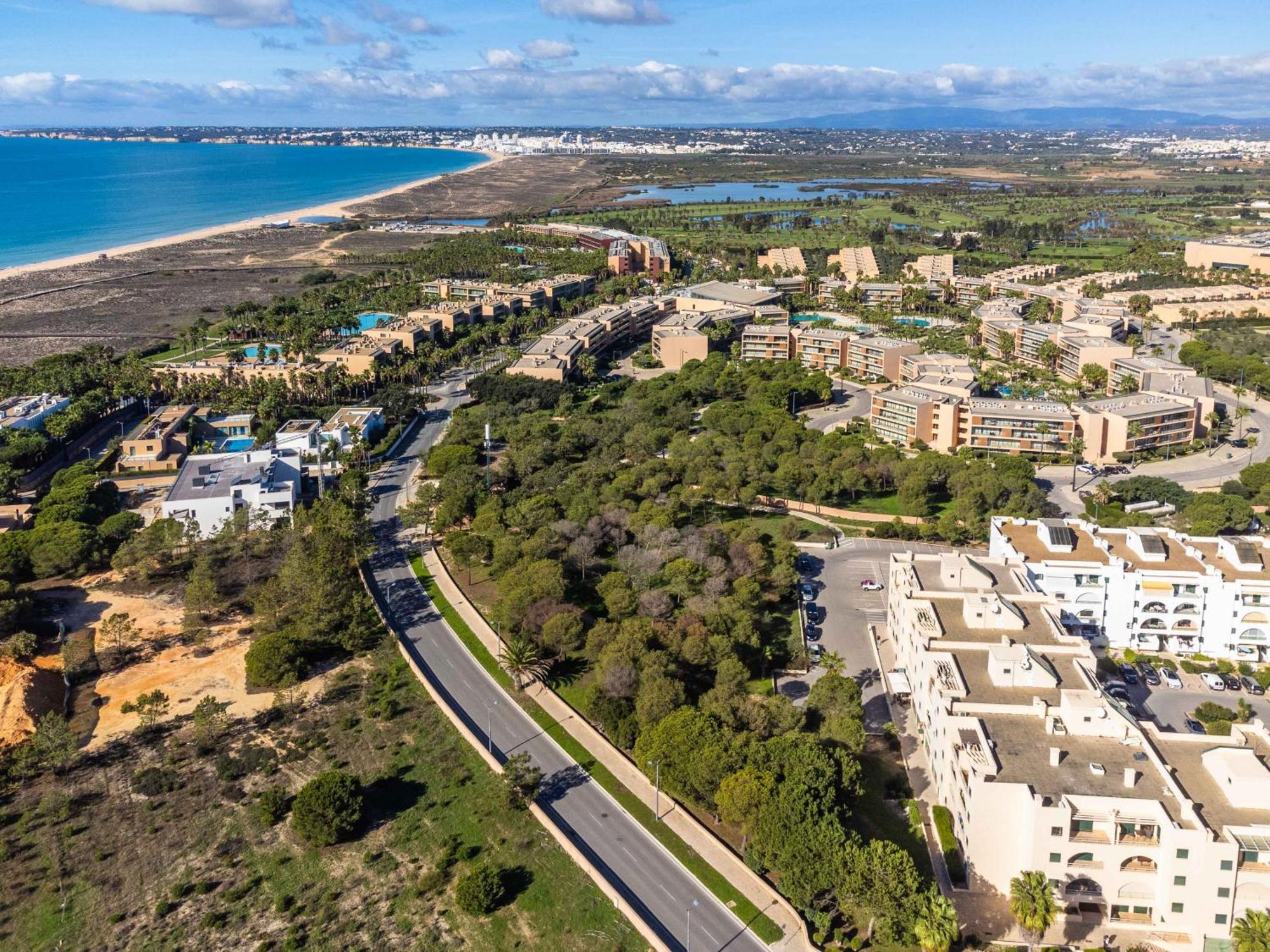 Salgados 1 Bedroom Apartment - 500M From The Beach Guia  Luaran gambar