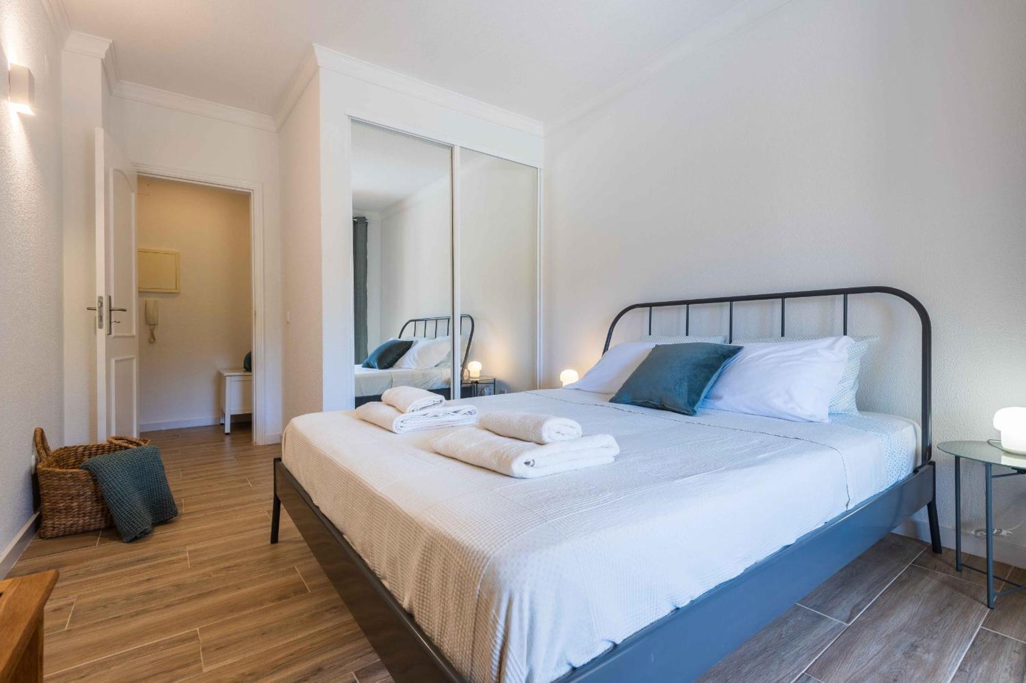 Salgados 1 Bedroom Apartment - 500M From The Beach Guia  Luaran gambar