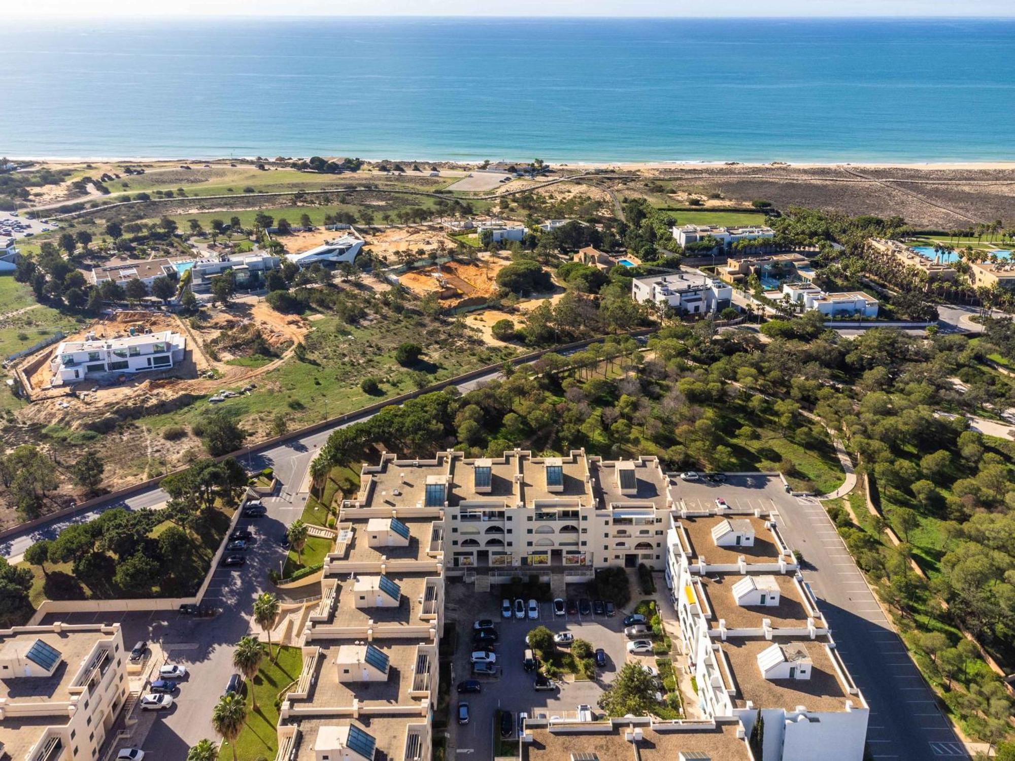 Salgados 1 Bedroom Apartment - 500M From The Beach Guia  Luaran gambar